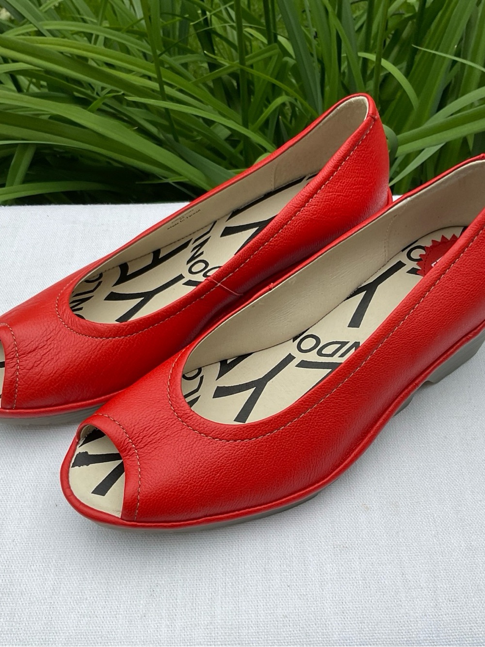 FLY LONDON ORANGE PEEP TOE 1~3/4” WEDGE LEATHER shoes Sz. 39 8.5-9? - Picture 7 of 7